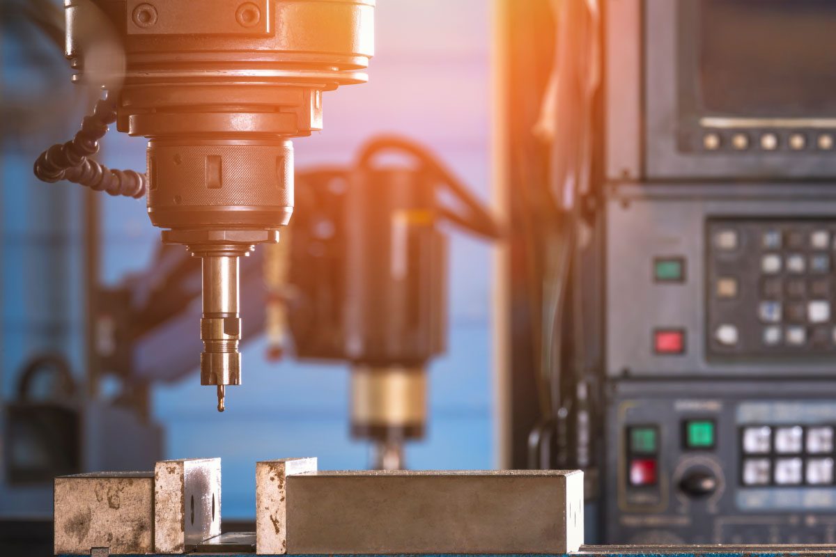 Porównanie efektywności i jakości obróbki metali CNC z tradycyjnymi metodami CNC Partner Cncpartner